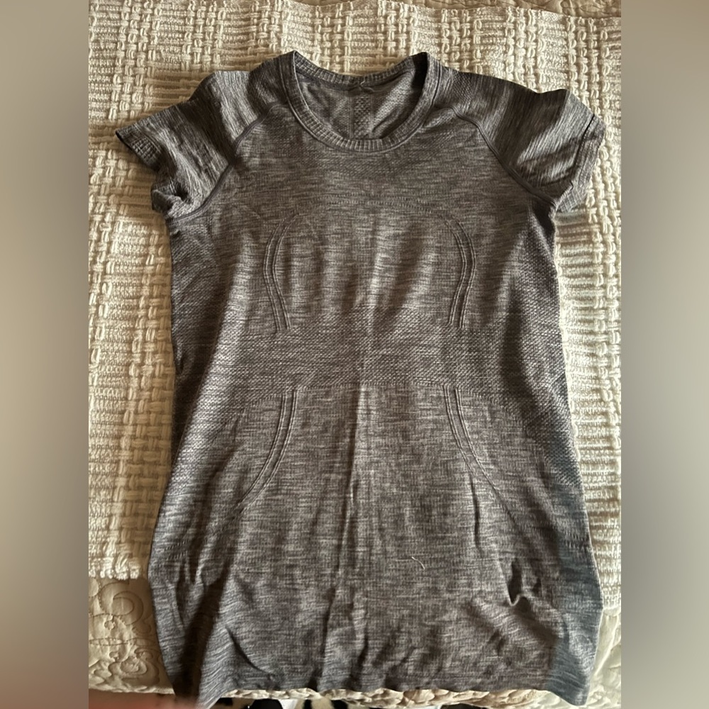Lulu lemon swiftly tee